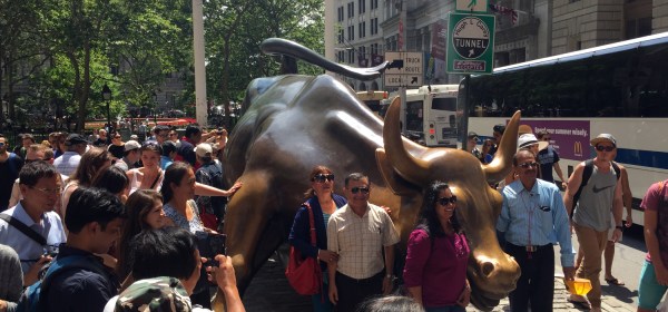 Charging Bull - Escultura em bronze criada por Arturo de Modica, em 1987