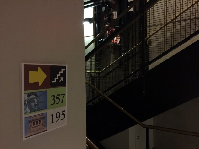 Escada para o pedestal da Estátua da Liberdade