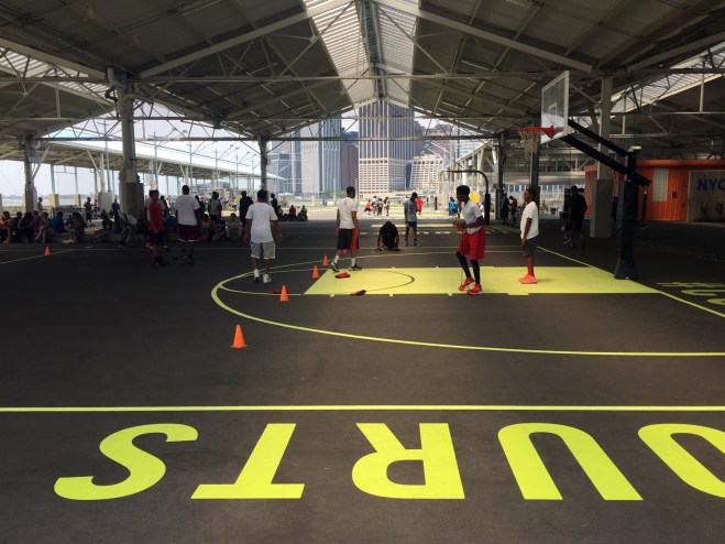 Espaço para exercícios no Brooklyn Bridge Park