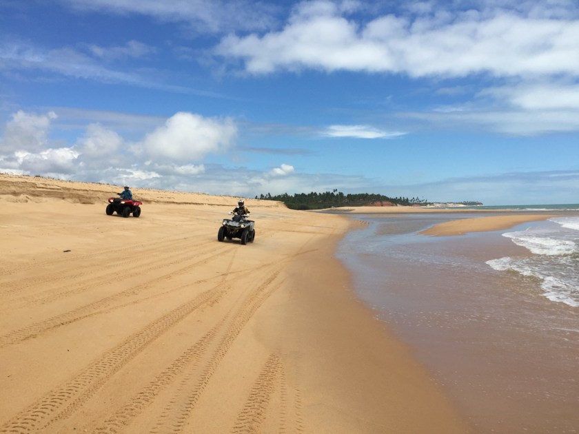 Passeio de buggy na Barra do Cahy