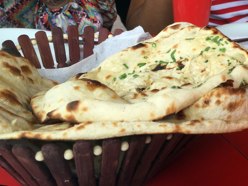 Pães assados no tandoor