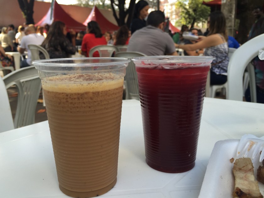 Cocktail de Algarrobina e Chicha Morada