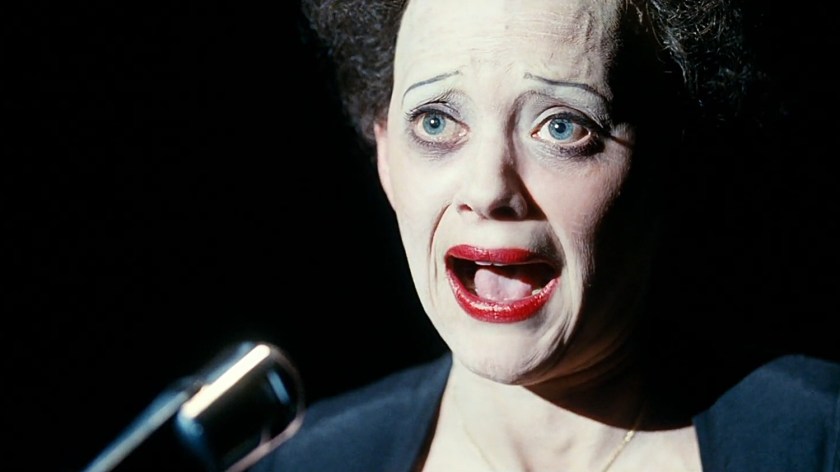 Marion Cotillad interpreta Édith Piaf