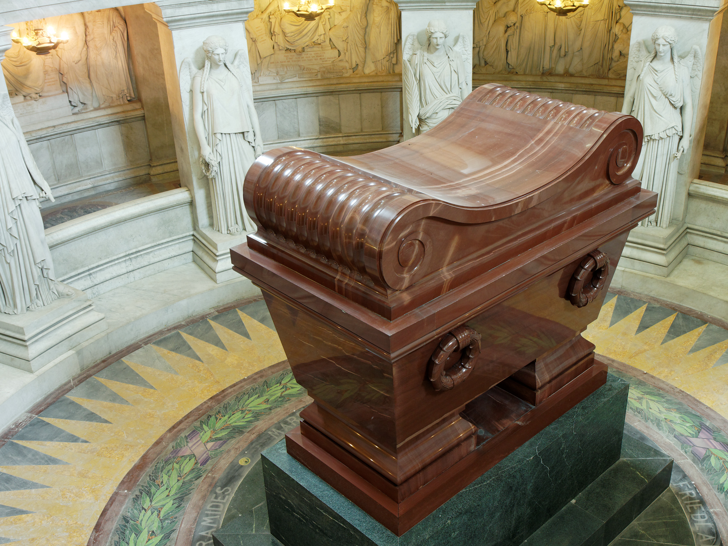 Túmulo de Napoleão Bonaparte | Foto: Lesupermart