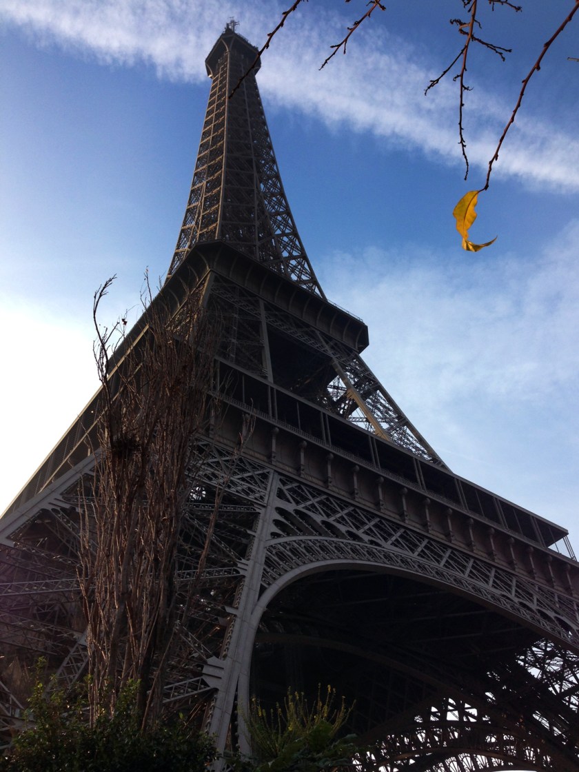 Torre Eiffel vista de perto