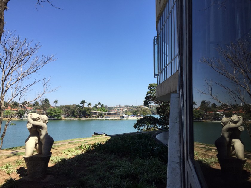 O Abraço, escultura de Alfredo Ceschiatti