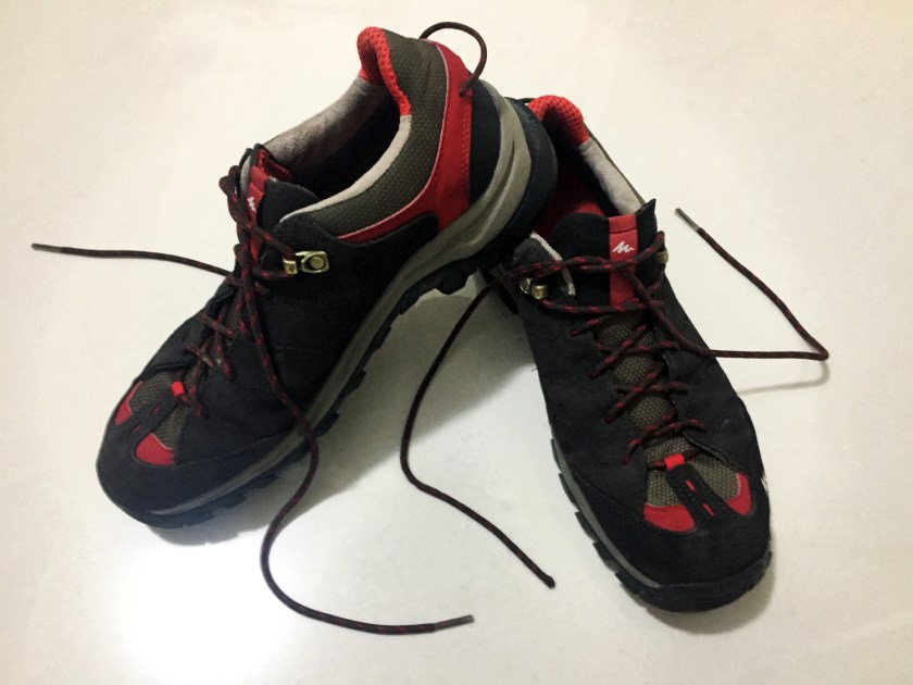 Tênis próprio para caminhada