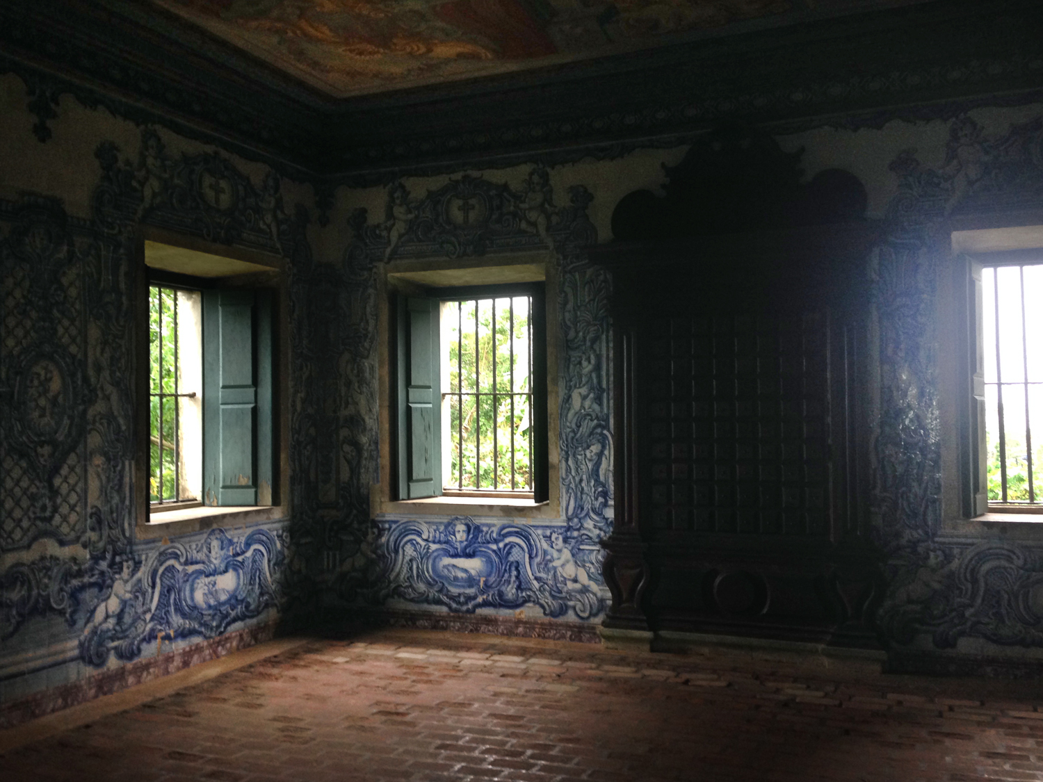 Paredes decoradas com azulejos