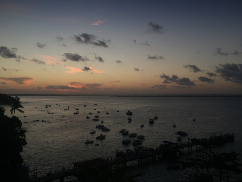 Cai a noite em Morro de São Paulo
