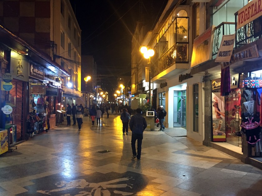 Quarteirões fechados da Calle Jr. Lima