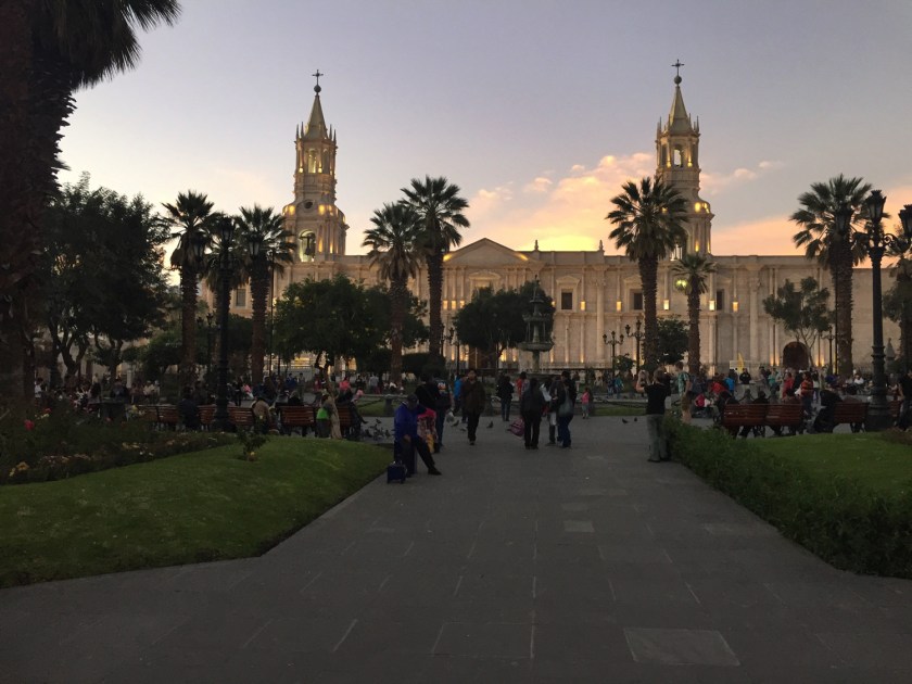Catedral Basílica de Santa María ao amanhecer
