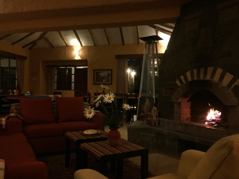 Sala de estar, jantar e bar