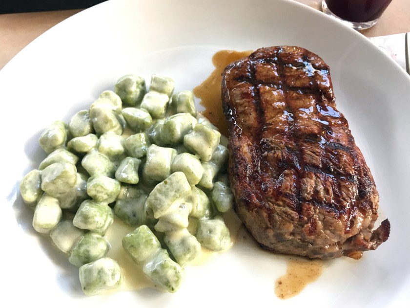 Beef ancho com gnhocci