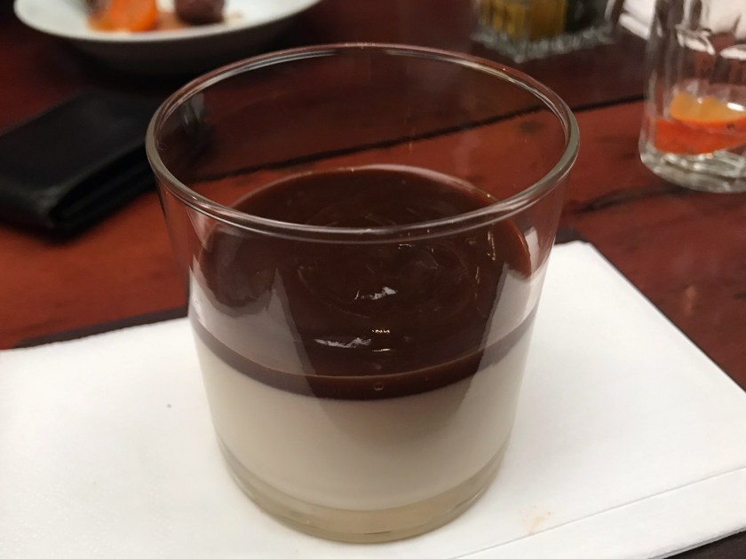 Panna cotta com doce de leite artesanal