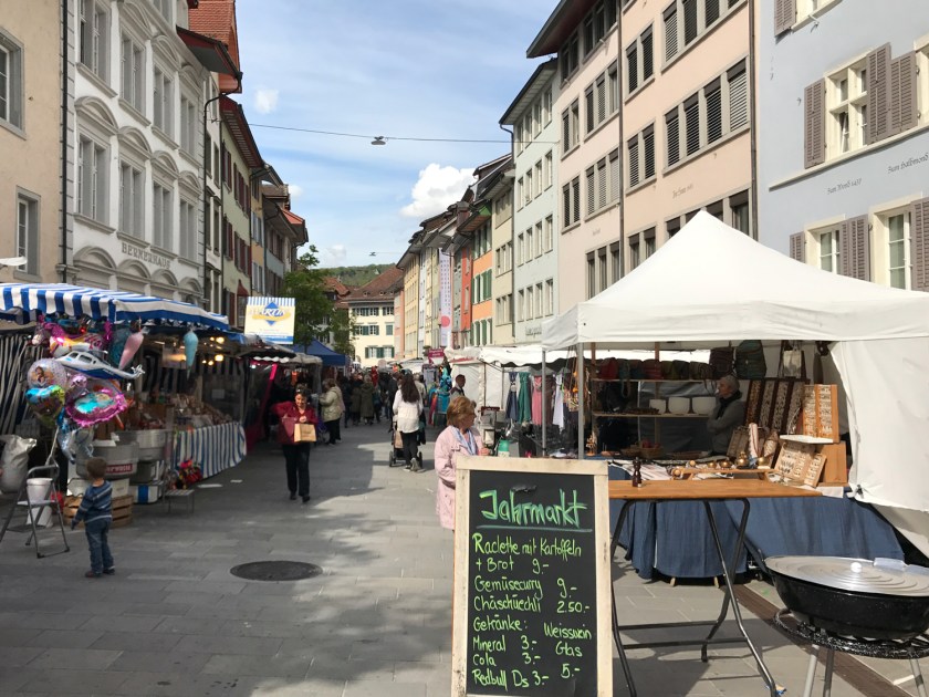 Feira de artesanato e produtos típicos