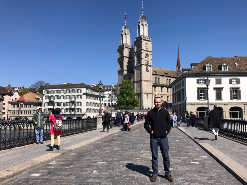 Grossmünster vista da ponte