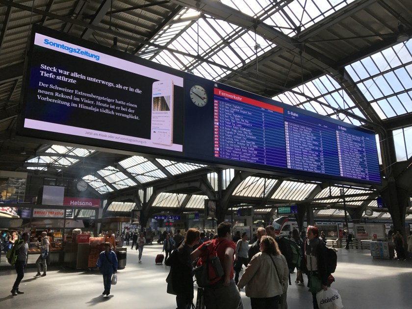 Painel de partidas na Zürich HB