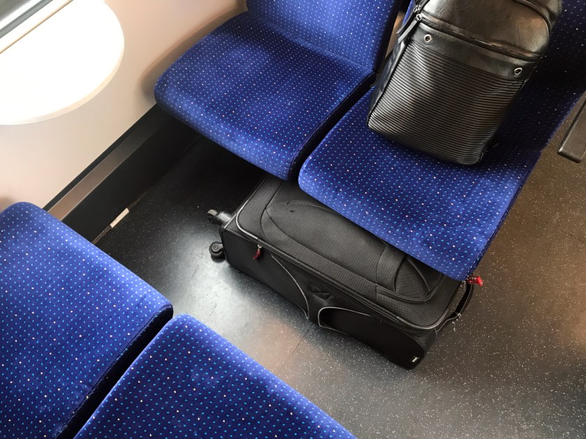 Mala embaixo do banco