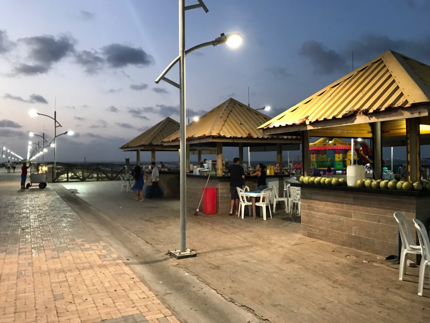 Barraquinhas na beira da praia