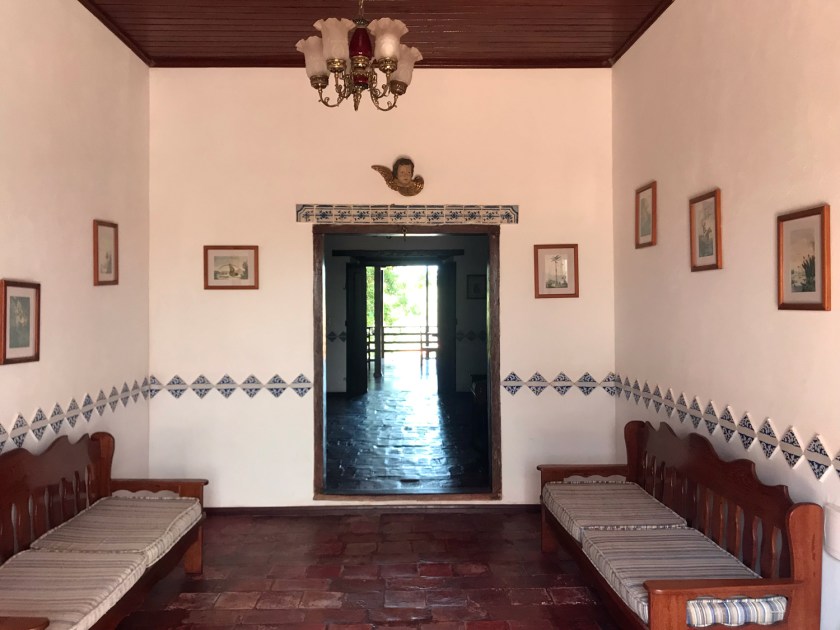 Entrada da sede da pousada