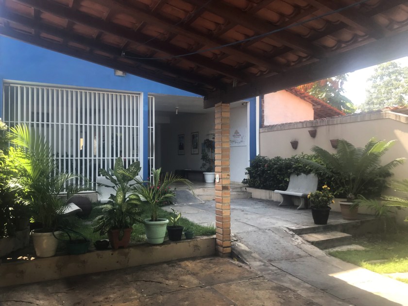 Jardim que dá acesso ao porto privado