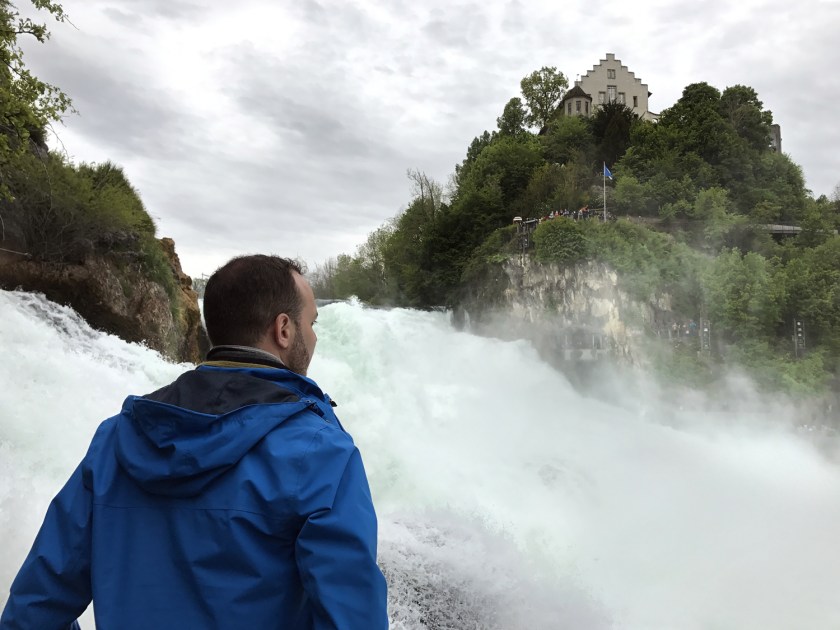 Mirante da pedra entre as cataratas