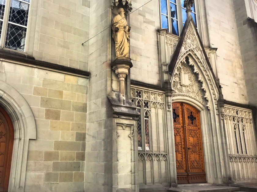 Porta principal da igreja