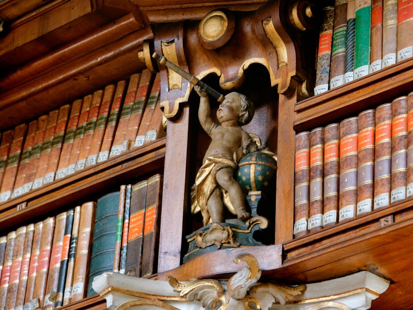 Alguns dos livros expostos