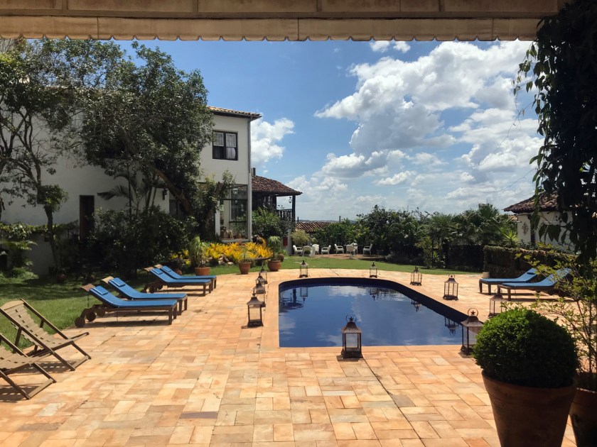 Piscina e área de lazer