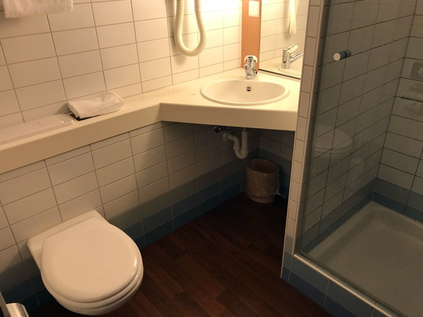 Banheiro do quarto de casal