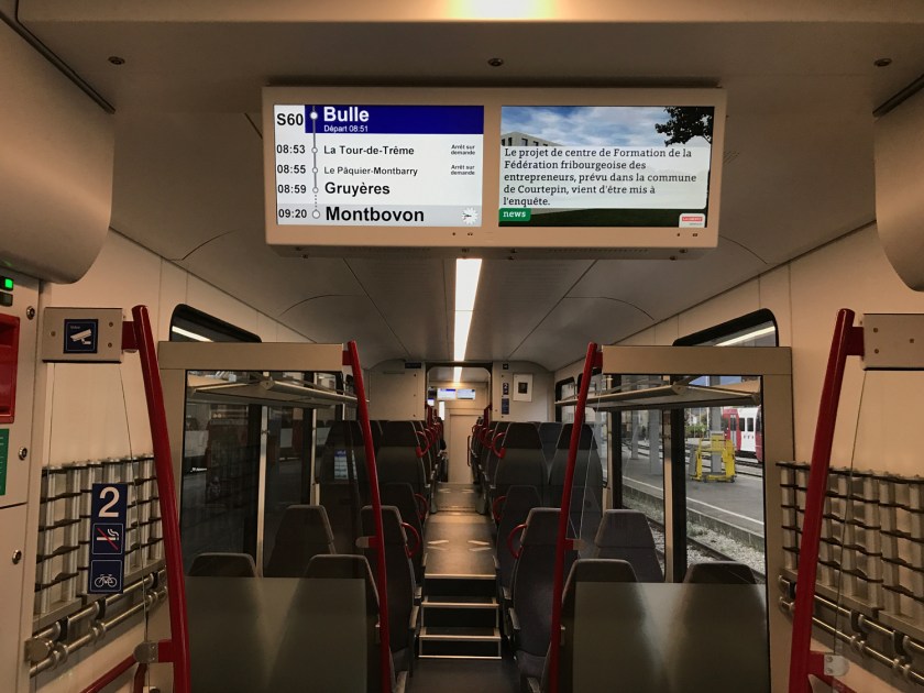 Painel mostra as paradas do trem