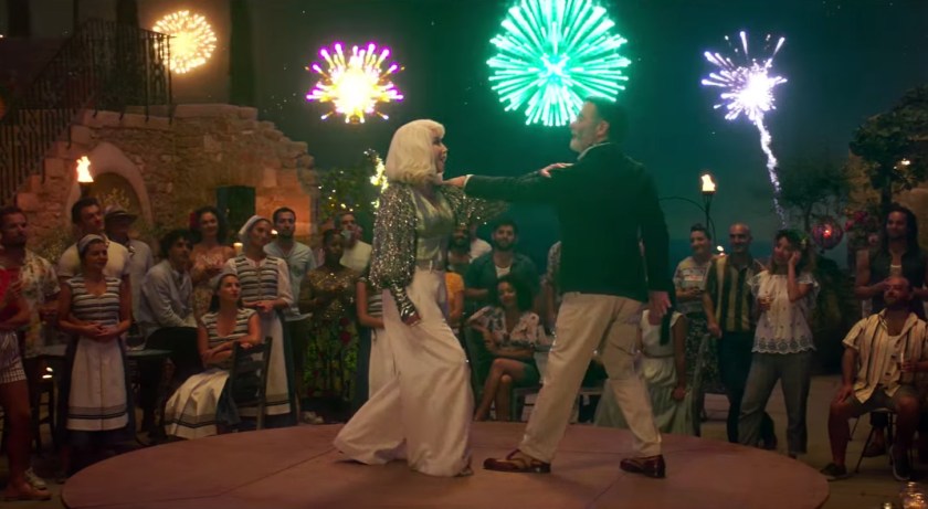 Clima de festa do filme Mamma Mia! Lá vamos nós de novo
