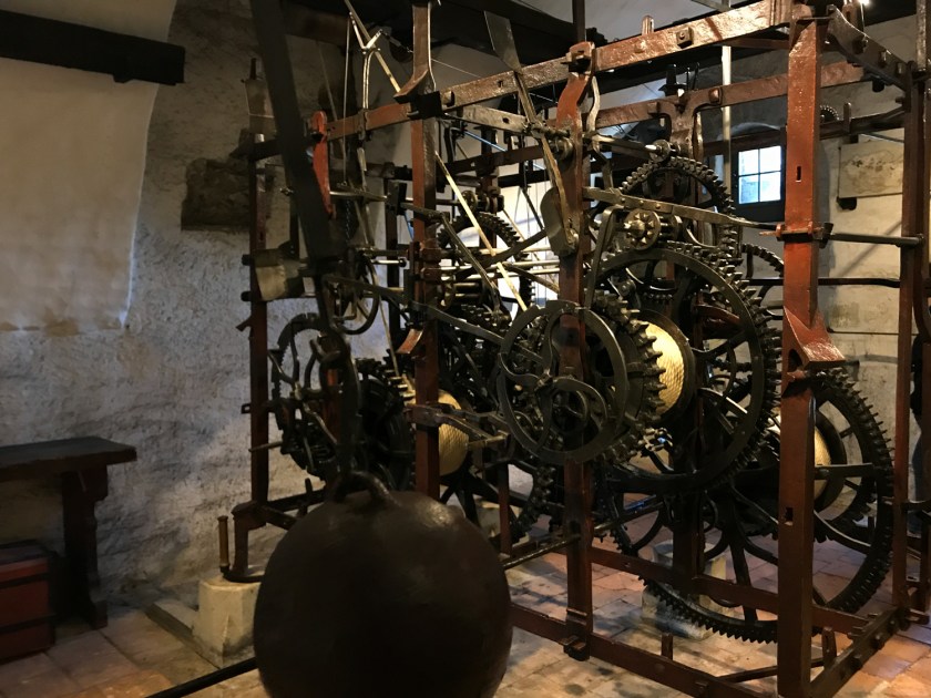 A complexa estrutura dos relógios