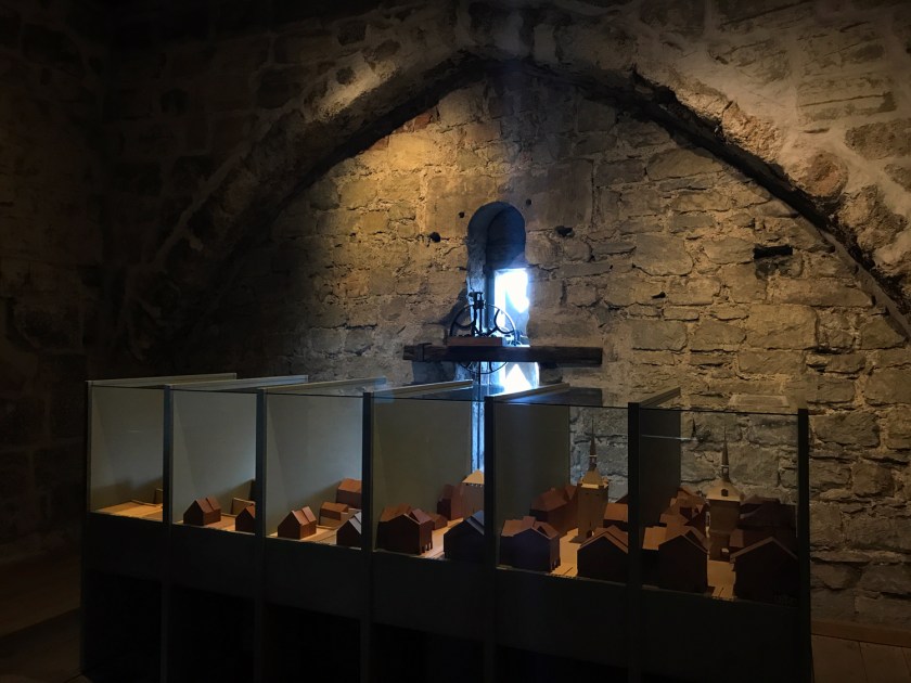 Maquetes da torre ao longo dos séculos