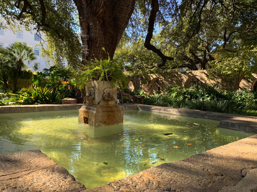 Um agradável jardim no meio da cidade