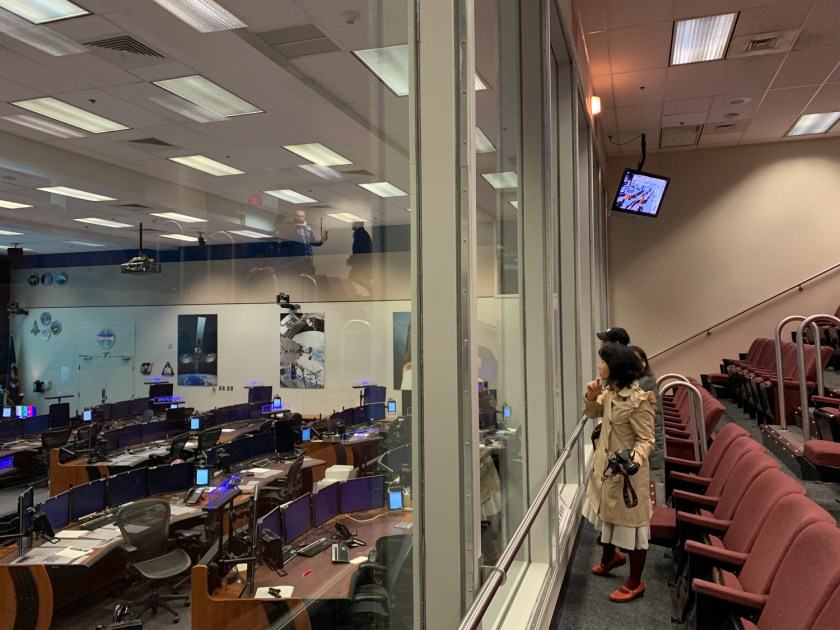 Auditório com vista para a sala de controle