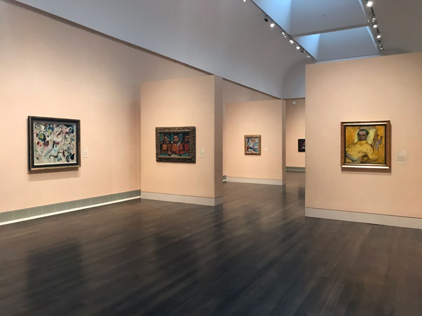 Salas de exposição espaçosas