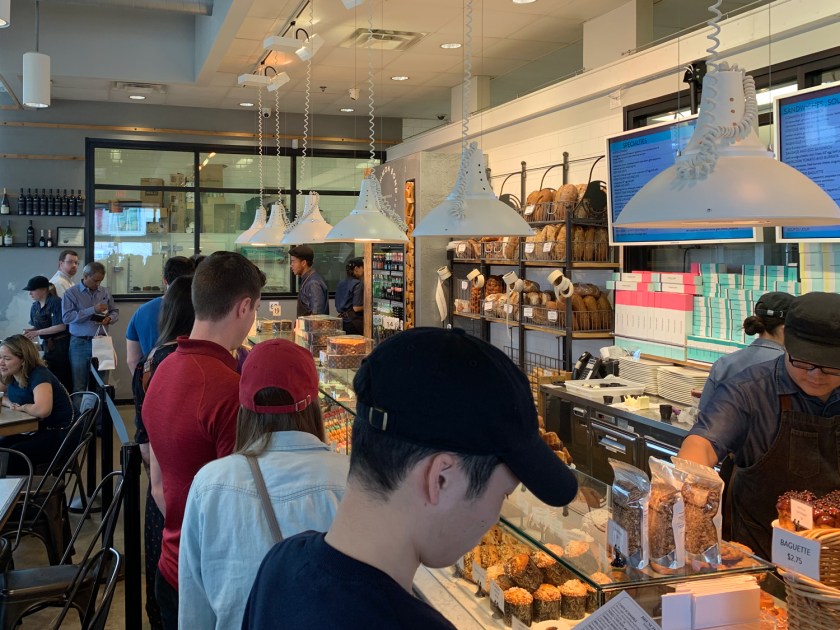 Fila para fazer os pedidos