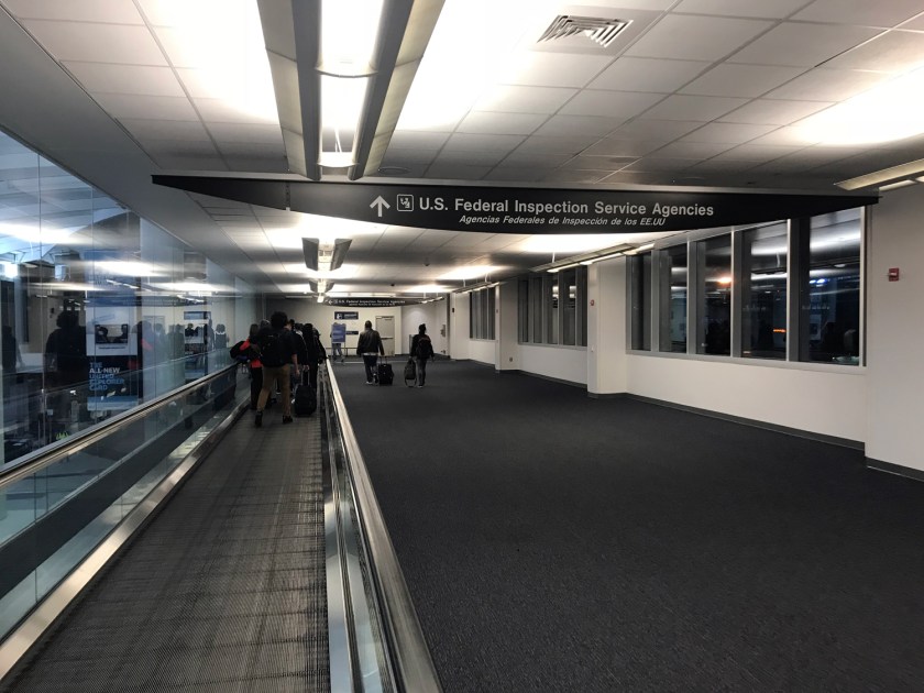 Passagem pela imigração