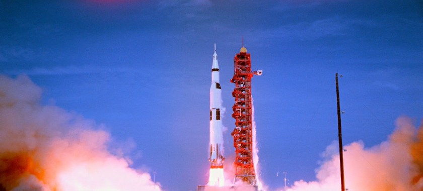 Momento do lançamento do foguete