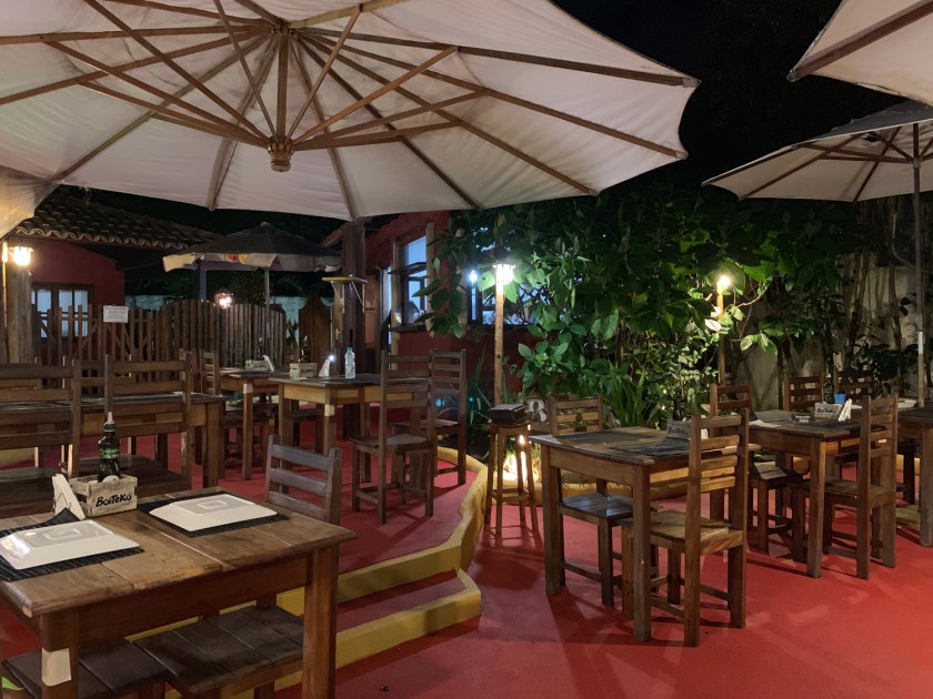 O espaço parece quintal de casa