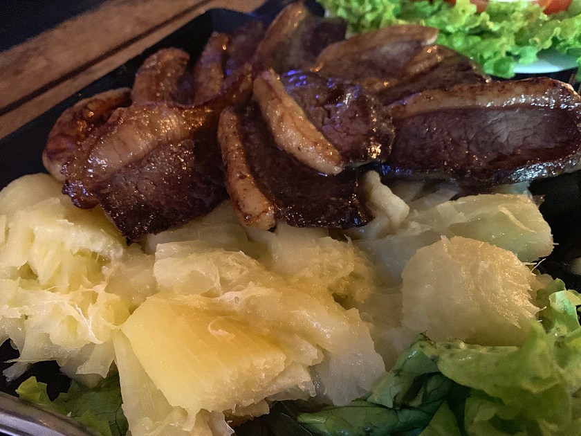 Picanha maturada com mandioca cozida