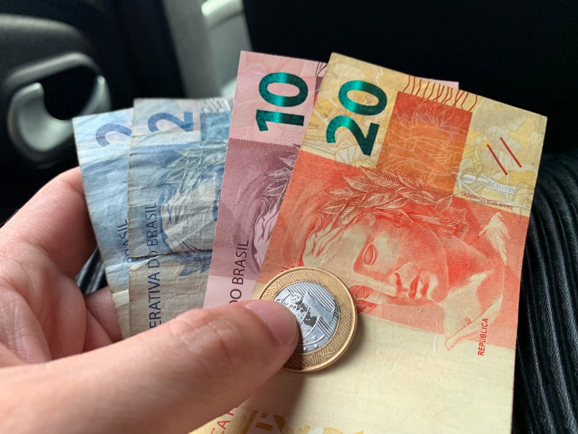 Dinheiro para a volta de táxi