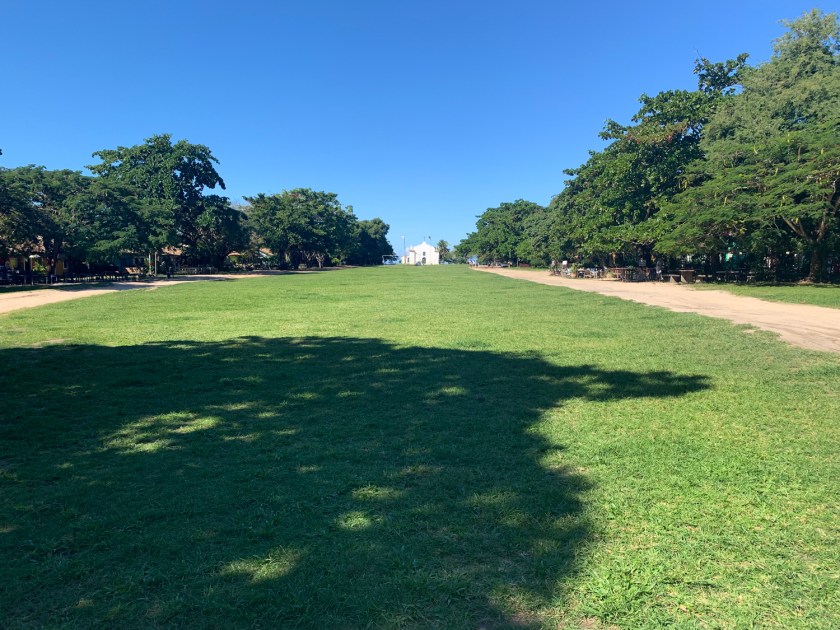 O extenso gramado do Quadrado