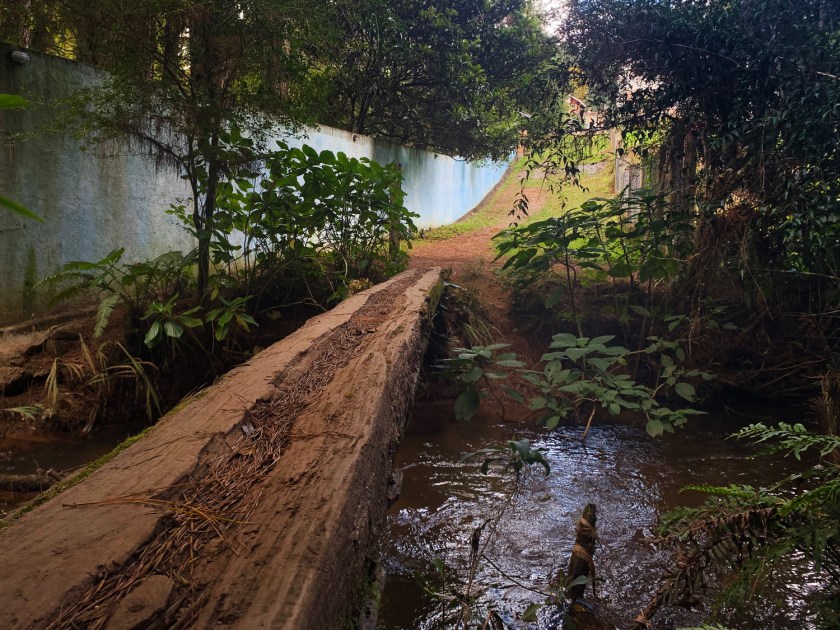 Travessia do córrego