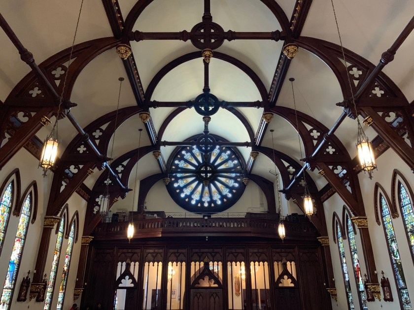 Rosácea sobre o coro