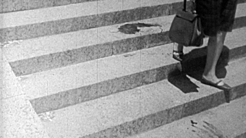 Marcas de sangue na calçada