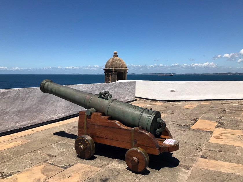 Canhão de defesa no forte