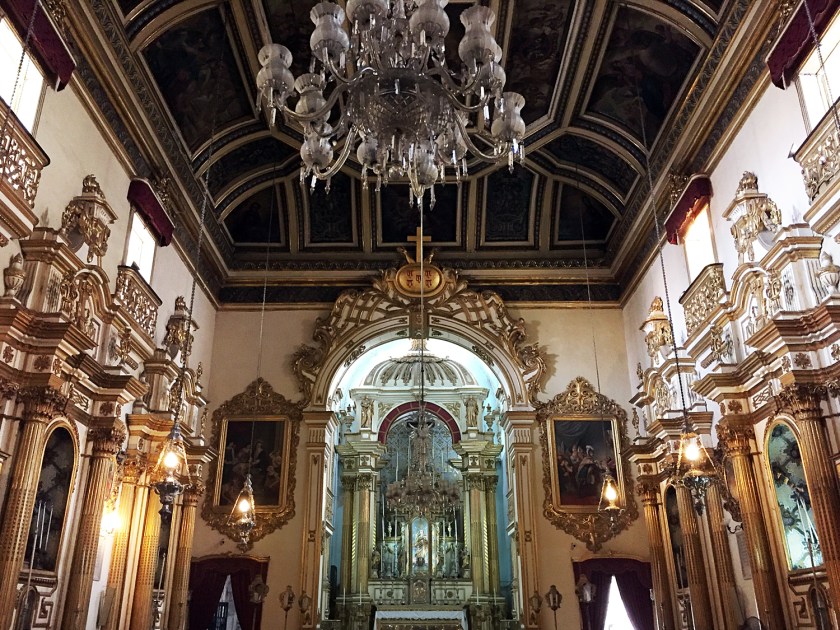 Interior com decoração renascentista