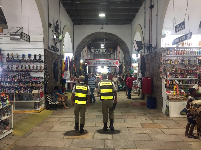 Centenas de lojas de artesanato